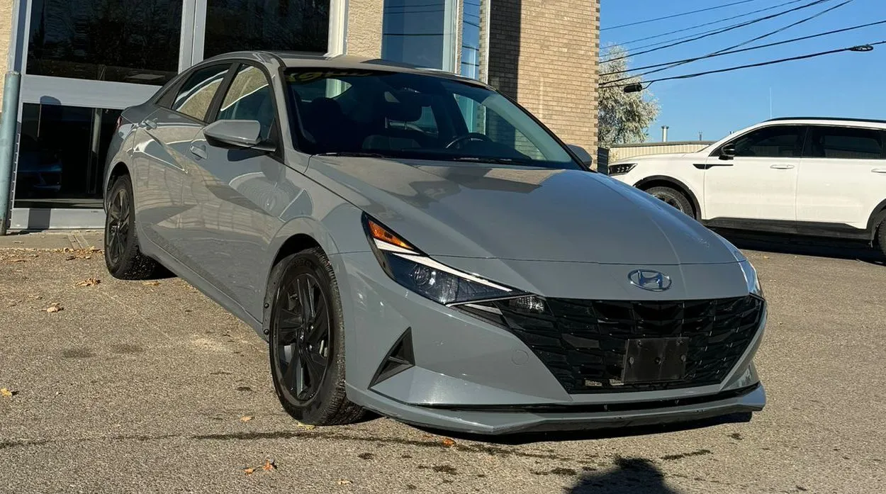 2022 HYUNDAI ELENTRA