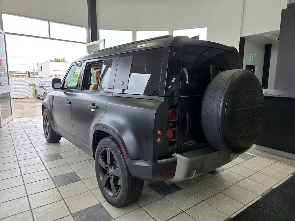 2020 Land Rover Defender 110 P400
